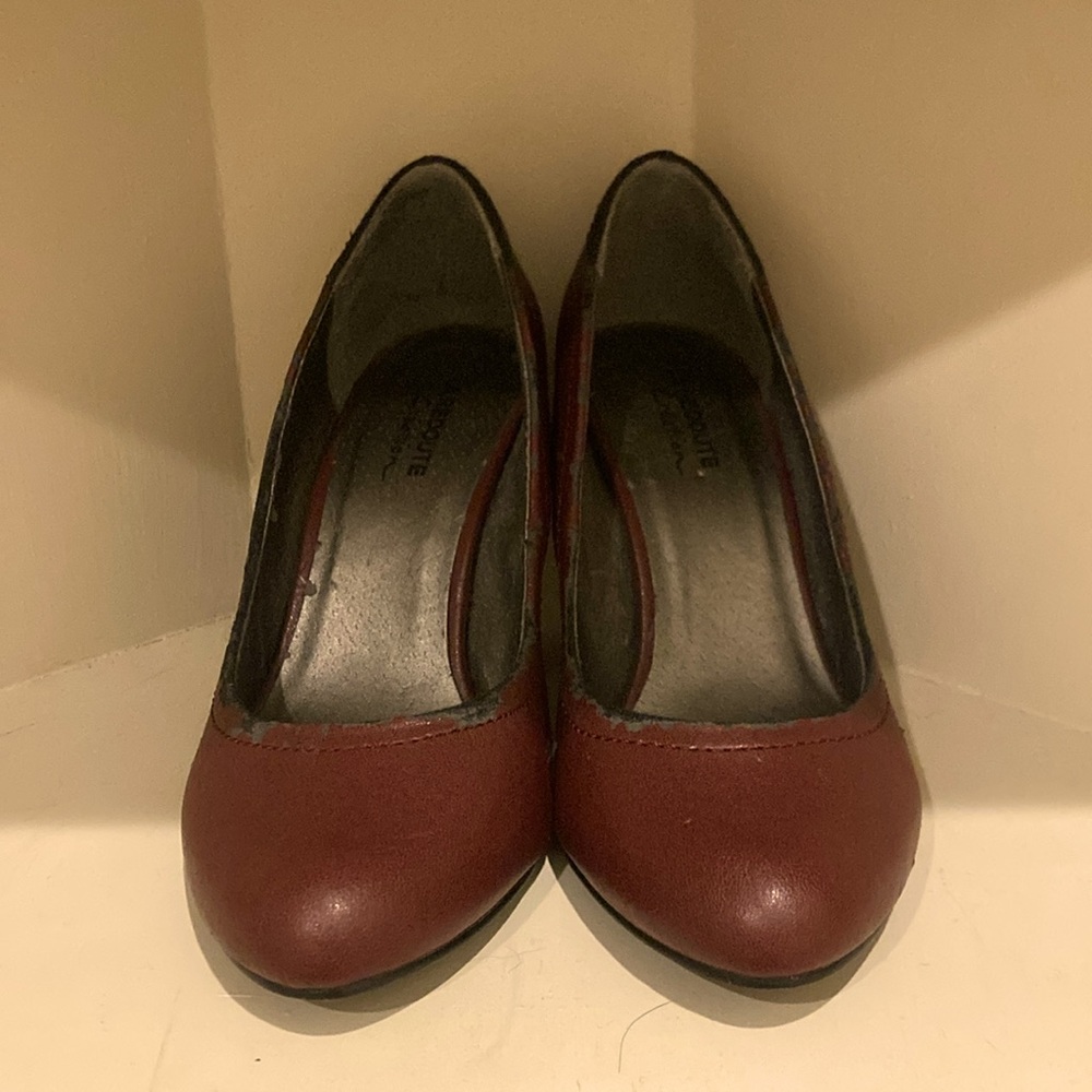 Parisian vintage heels. Size 5.5. Red